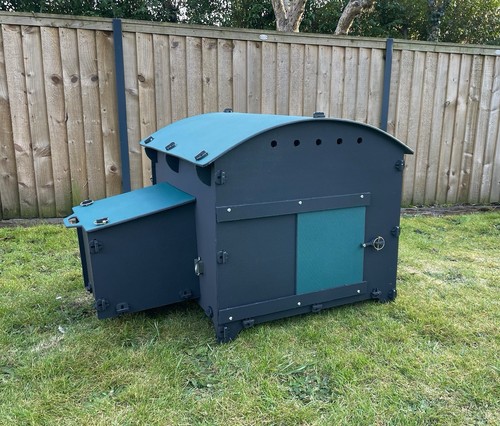 Large plastic chicken - chicken, coop